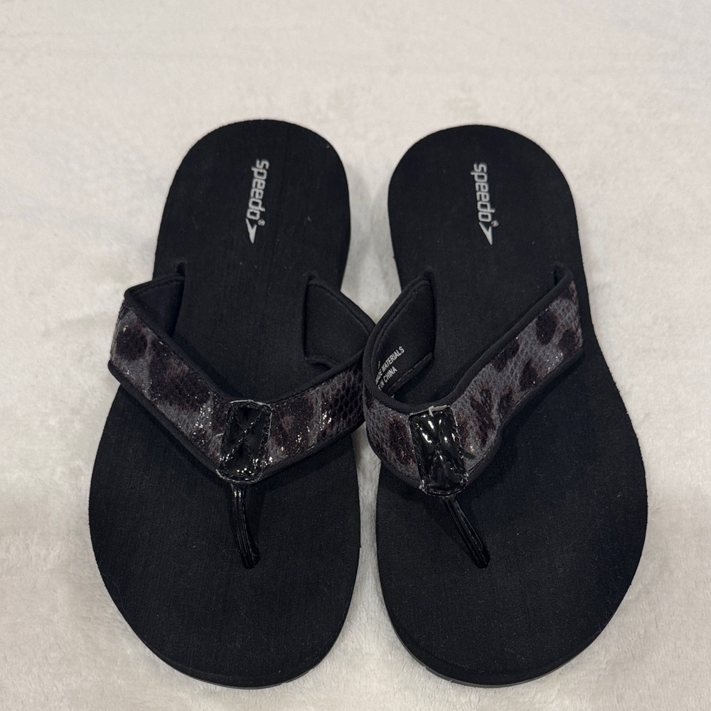 Speedo Women's Black and Gray Sandals